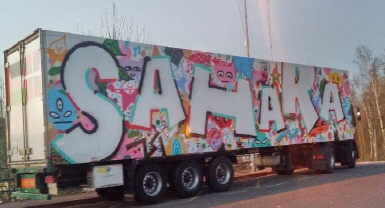 Saharako karabanaren kamioia